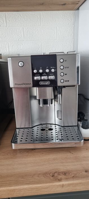 Espressoare  MIELE 5100, Delonghi PrimaDonna