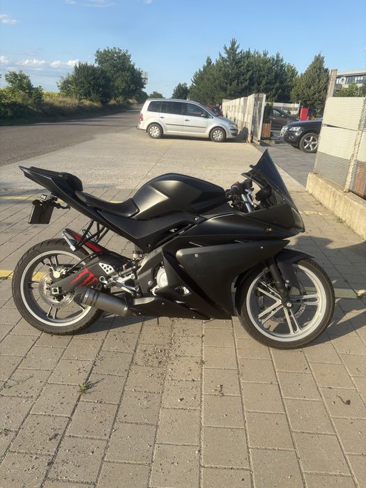 Yamaha yzf r125(nu cbr duke ktm aprilia mt)