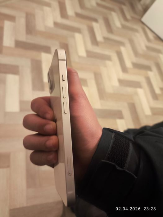 Продам айфон 13 128 гб