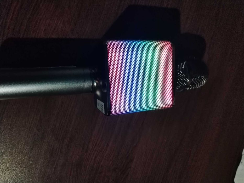 Микрофон mi mic, блутунг, безжичен, има кабел за зареждане