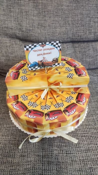 Картонена торта с различни мотиви