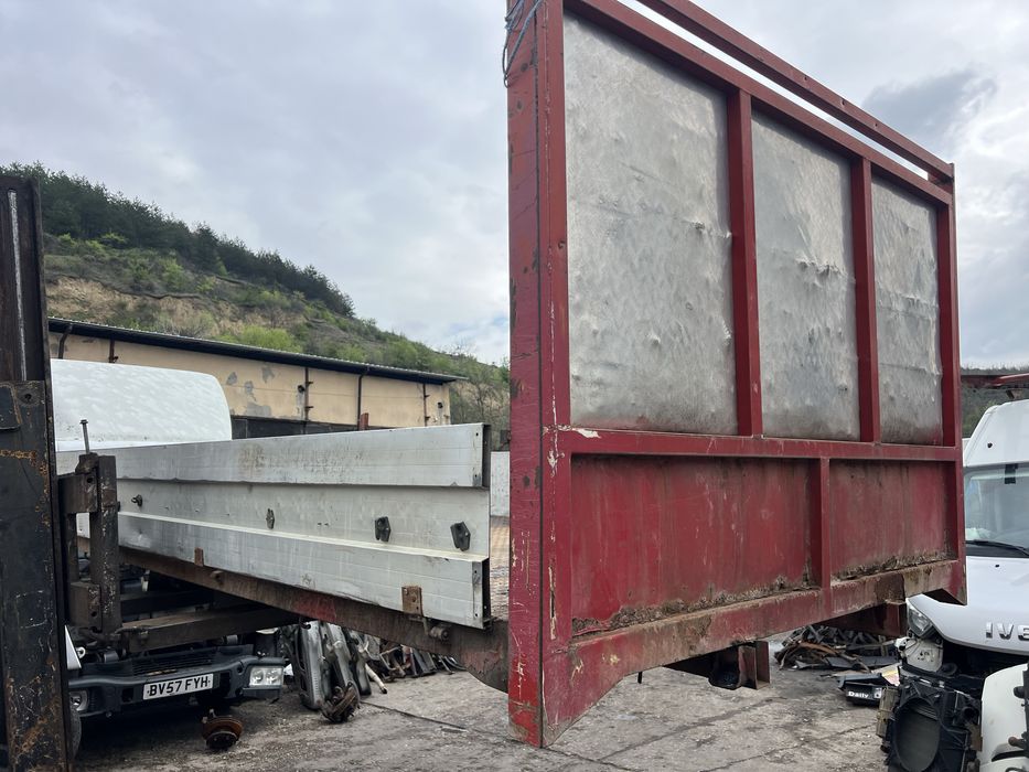 Бордова каросерия за Iveco