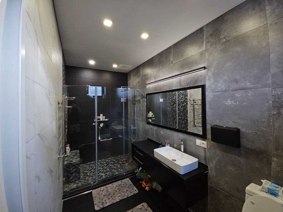 Продается собственный трехуровневый кирпичный дом