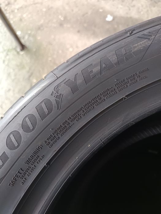 Летни гуми Good Year EAGLE F1-235/50/19цола
