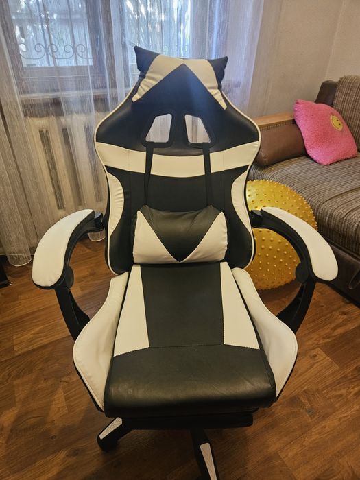 Игровой стул почти новый