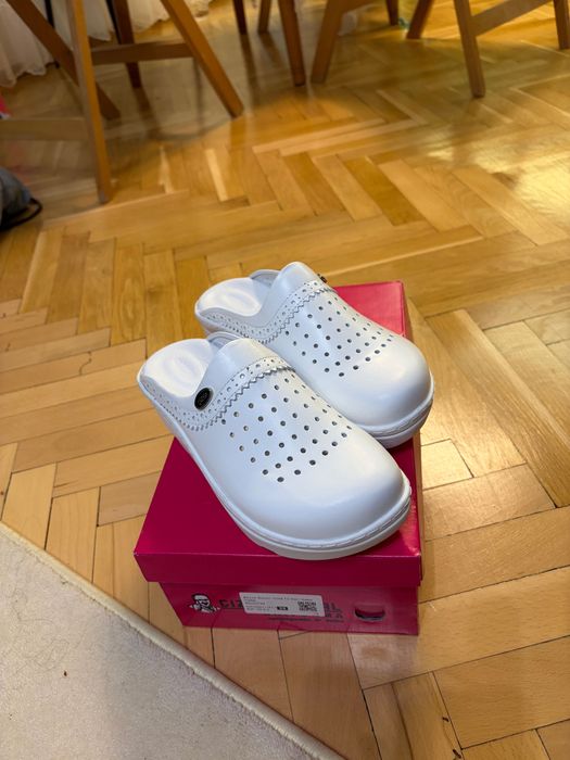 Медицински чехли/сабо Cizgi