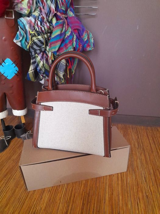 Страхотна, чисто нова дамска чанта