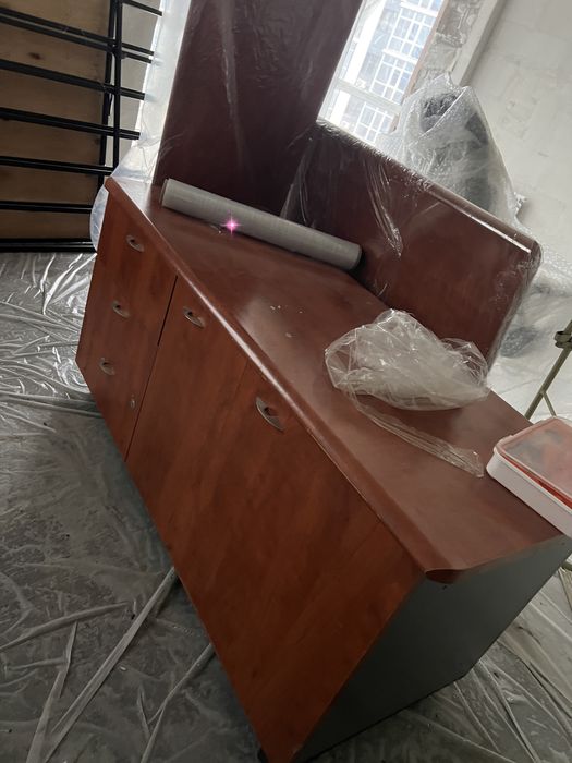 Большой стол для руководителя с приставкой и тумбой