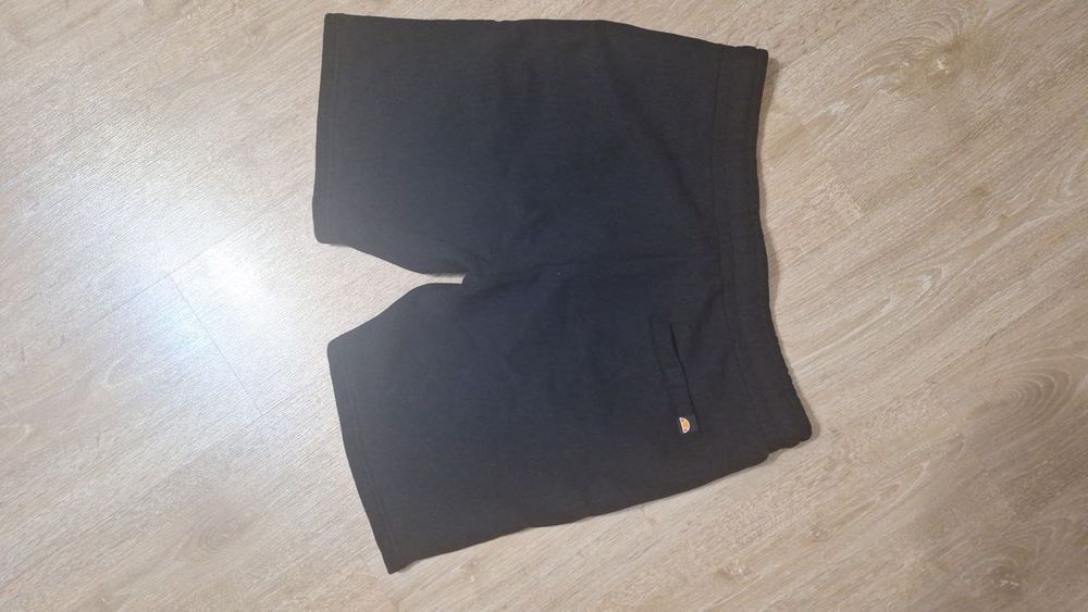 Pantaloni scurți ellesse