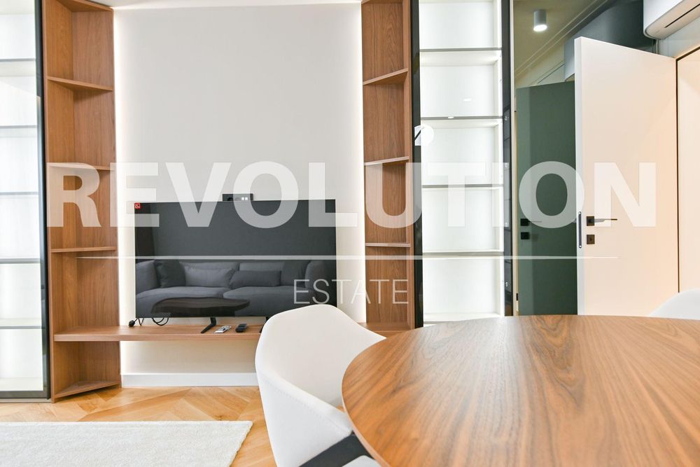 Двустаен апартамент в ж.к. Кръстова Вада