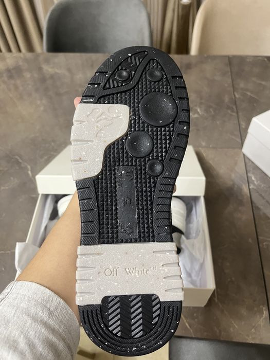 Off White Out of office