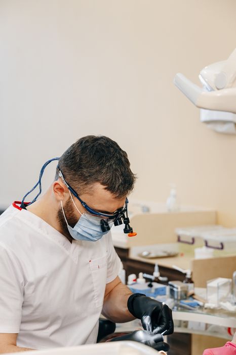 Стоматолог терапевт