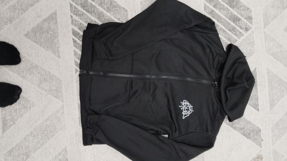 Кофта и футболка