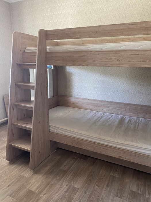 Продам двухярусную кровать