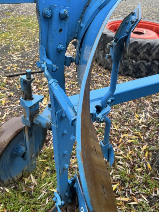 LEMKEN OPAL 110 plug