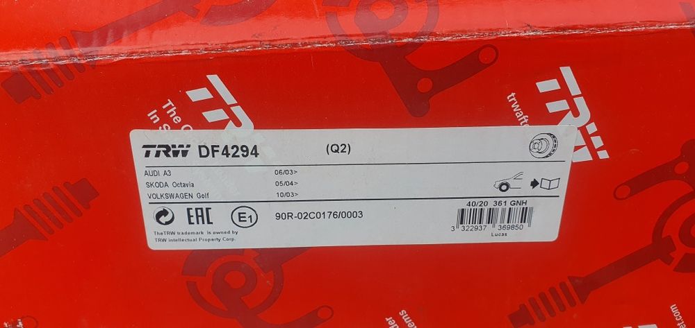 Нов преден спирачен комплект TRW - VW, Audi, Skoda, Seat