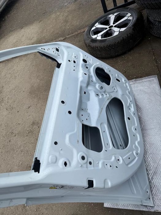 Ușă stânga dacia duster 3