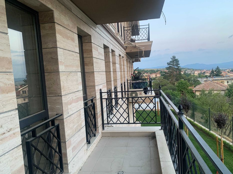 Продава се Двустаен апартамент в Карлово - 67 кв.м за 1453 €/кв.м - Снимка #10