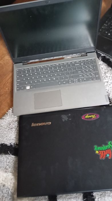 Leptopuri pentru piese unele da semne de viață !