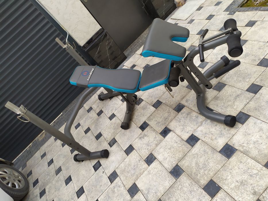 Продам скамью для штанги со стойкой Life Gym 060.