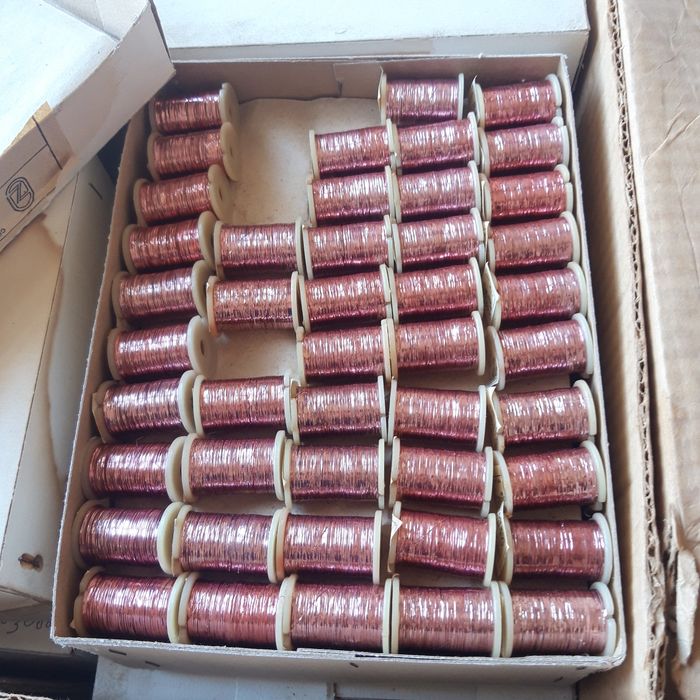 Нить люрикс в большом количестве