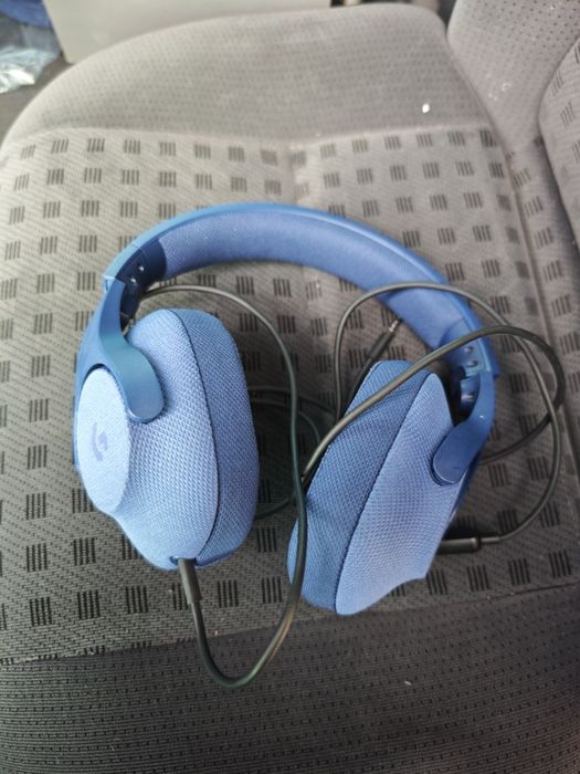 Logitech g433 Headset  
Безжична мишка