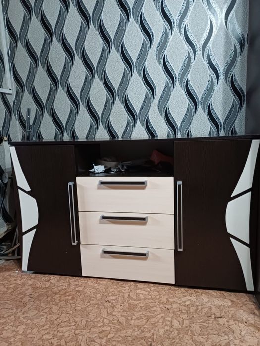 Продам шкаф и трюмо