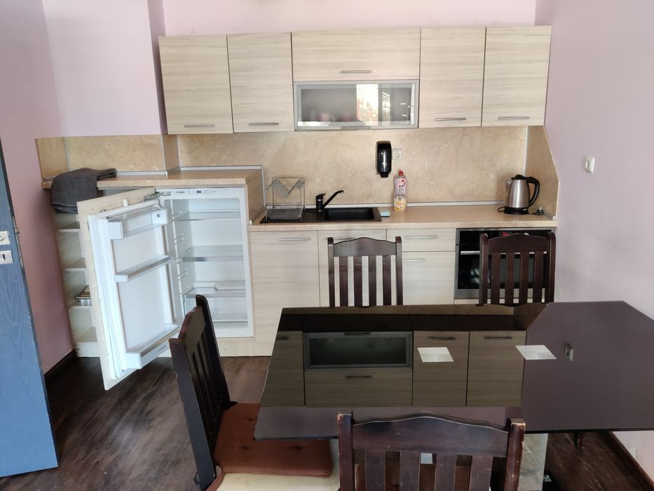 Дава се под наем Тристаен апартамент в к.к. Златни пясъци - 110 кв.м за 433.5 € - Снимка #1