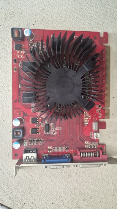Видеокарта HD2600PRO 500MB продам срочно