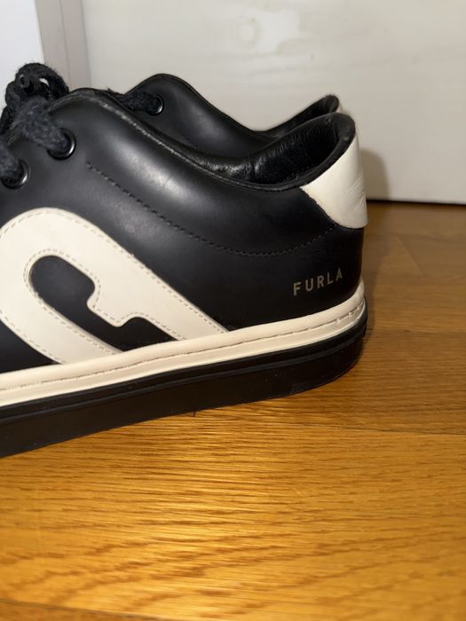 Furla adidasi, tenesi noi