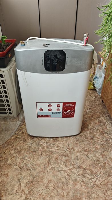 Водонагреватель Ariston