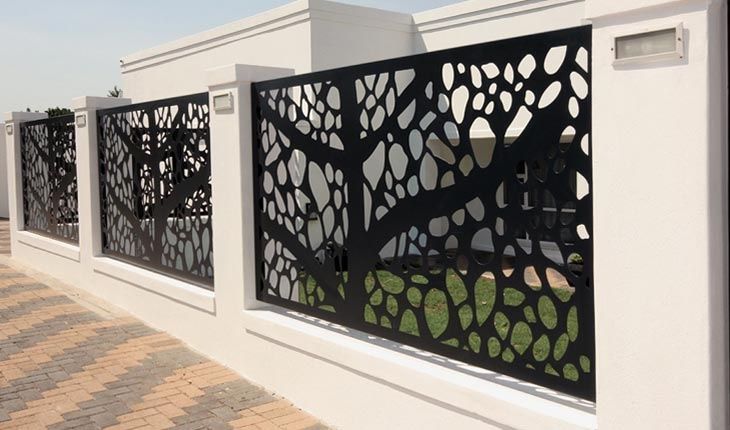 Garduri și porți din tablă decupata  garduri tip jaluzea șipcă