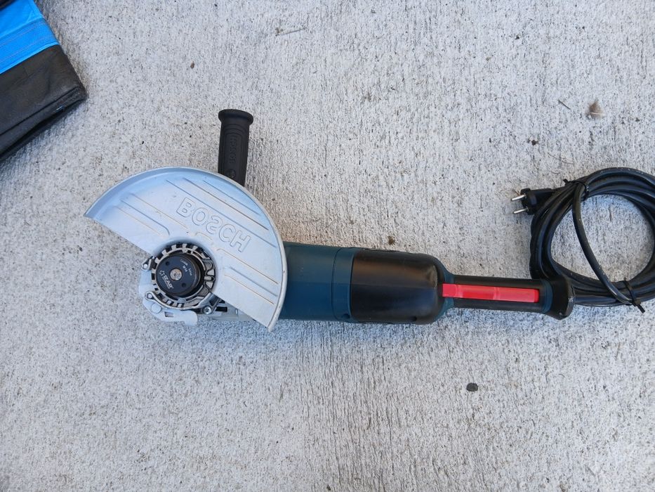 Безчетков ъглошлайф Bosch 30-230
