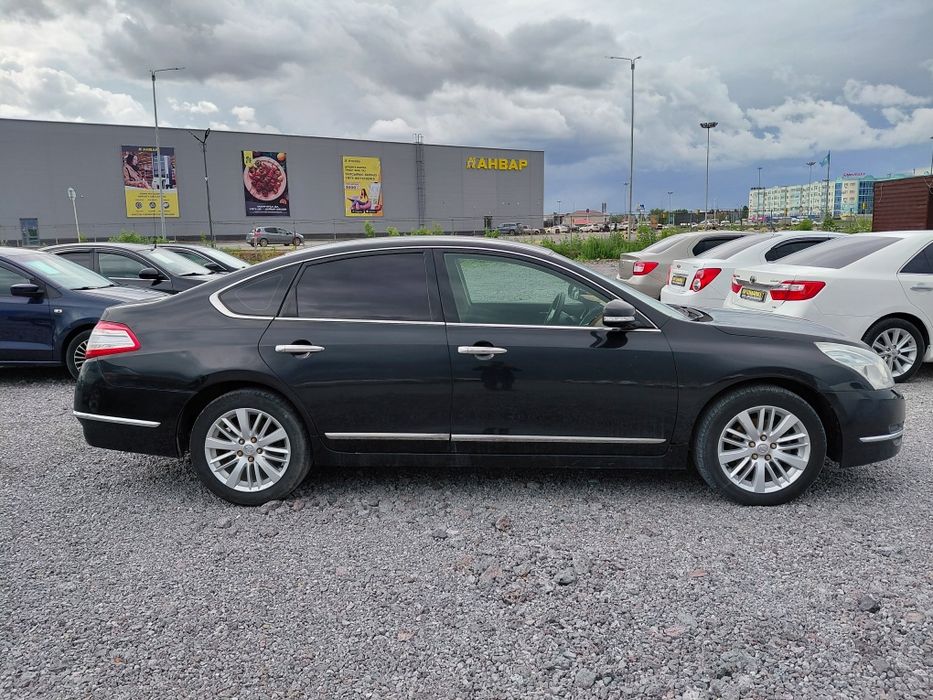 Nissan teana көлігі