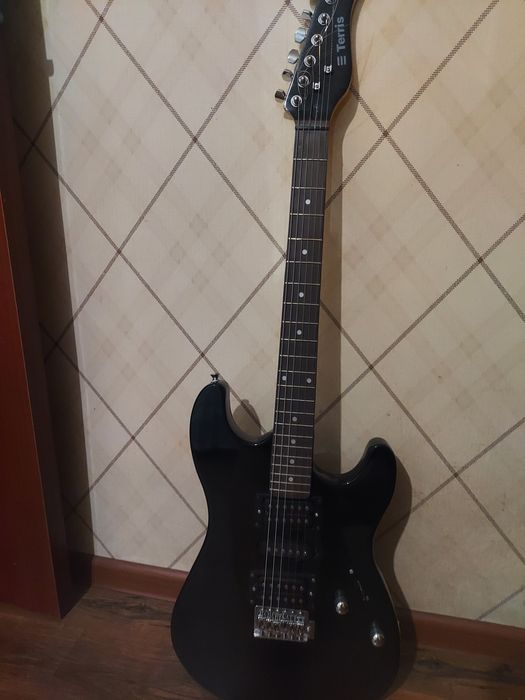 Продам электрогитару