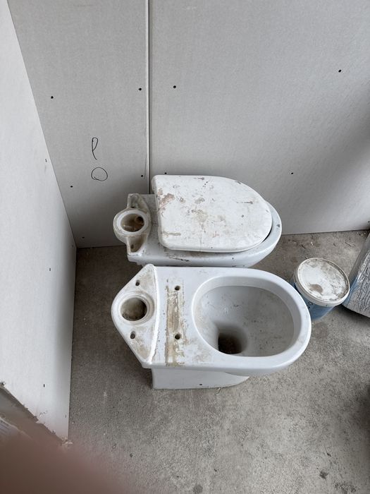 Продам б/у унитаз для ремонтние работи