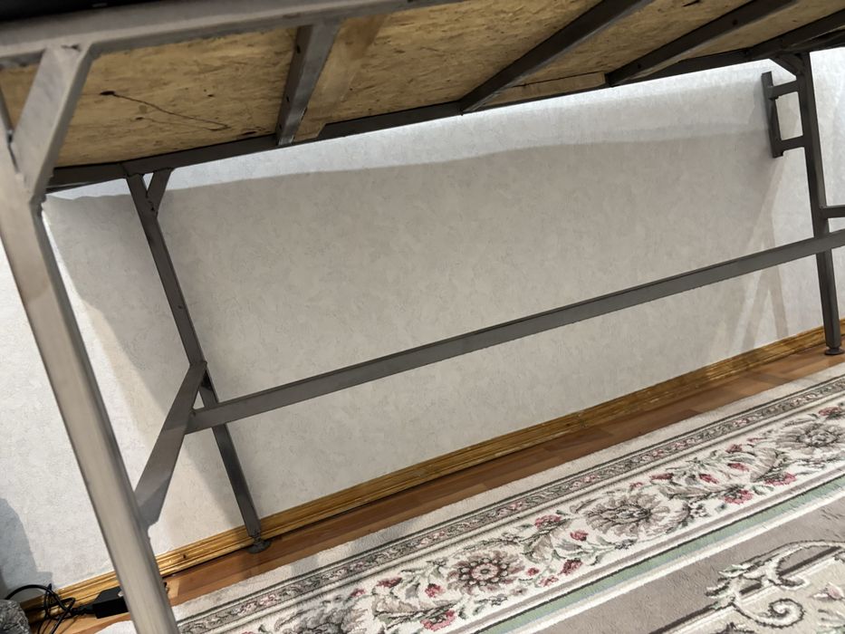 Кушетка для массажа или мастеров ресничек