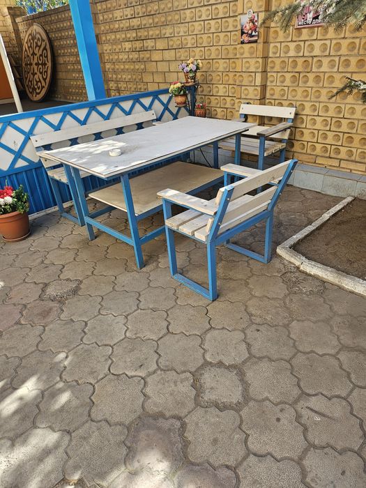 Продам уличные лафки стол