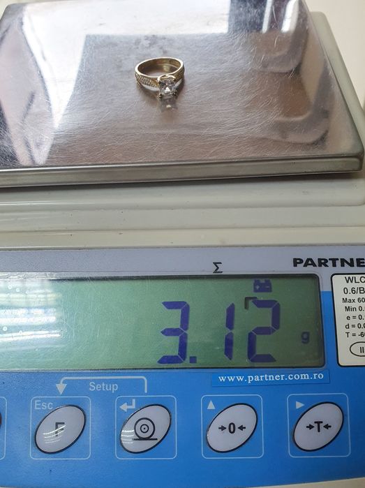 Inel de logodnă din aur de 14K cu pietre semiprețioase albe