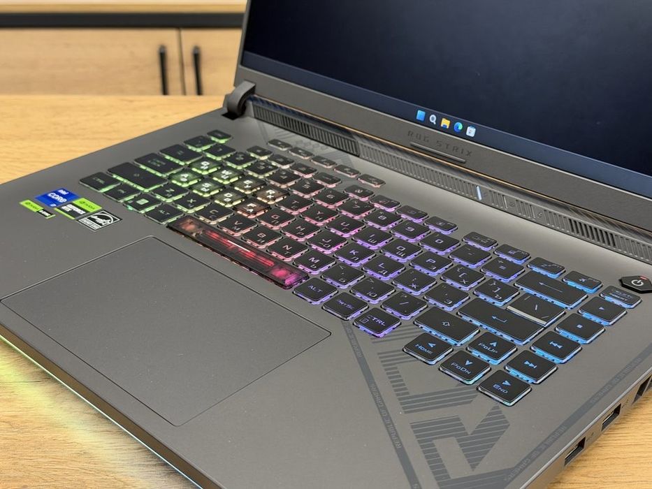 Продам Asus rog strix intel core i7 13650H