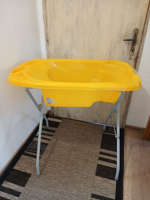 Бебешка вана със стойка