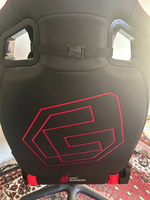 Манитор и кресло