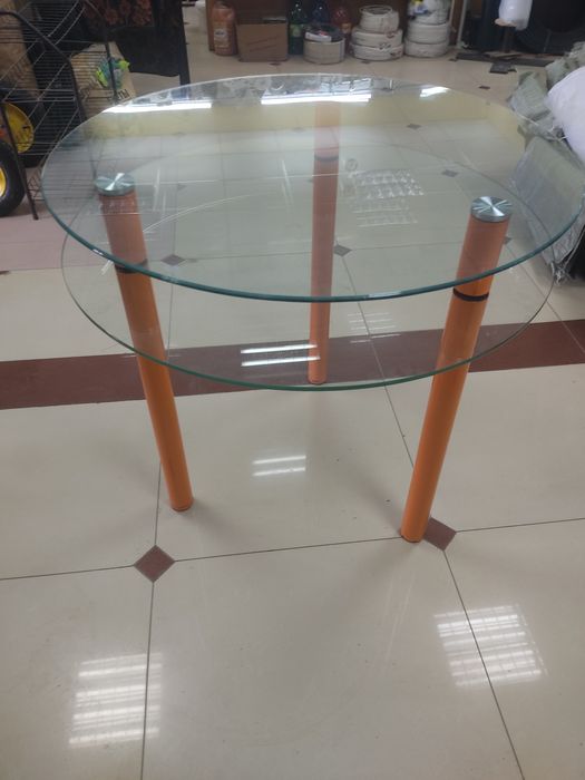 Стол обеденный стеклянный