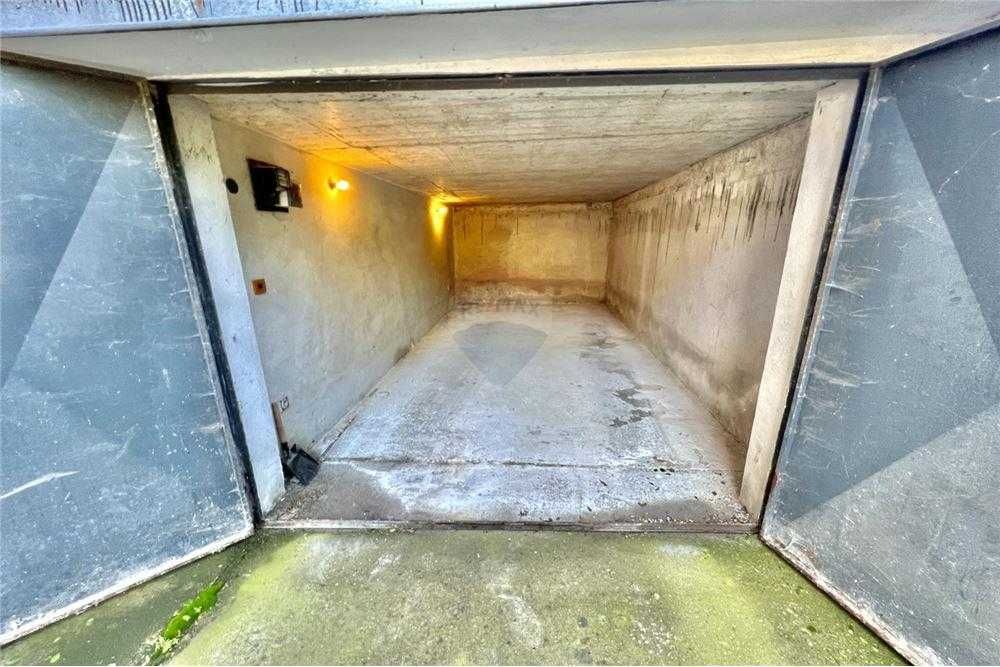 Продава се Гараж / Паркомясто в Русе, Център - 18 кв.м за 1384 €/кв.м - Снимка #3