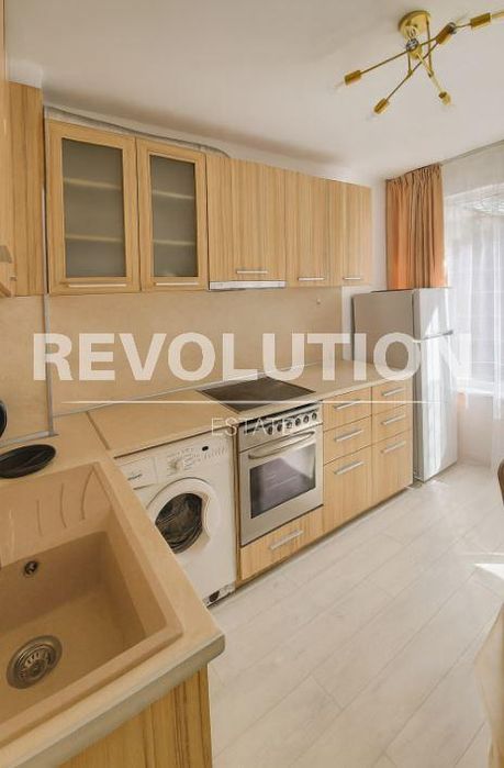 Дава се под наем Двустаен апартамент в Варна, Център - 65 кв.м за 650 € - Снимка #1