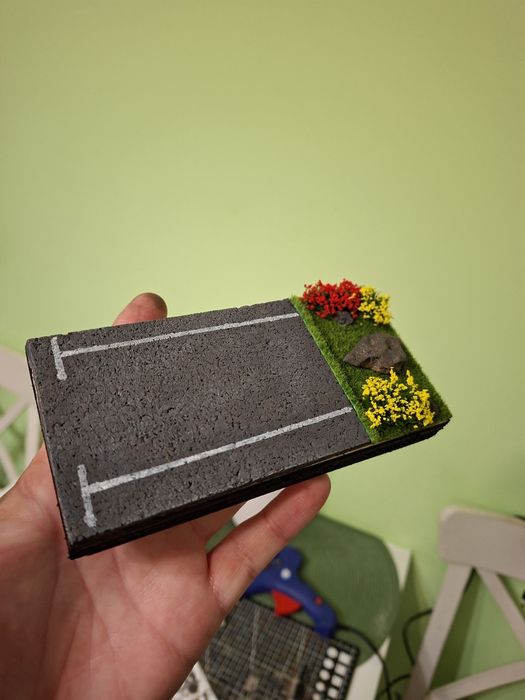 Diorama parcare Oltcit scara 1.43