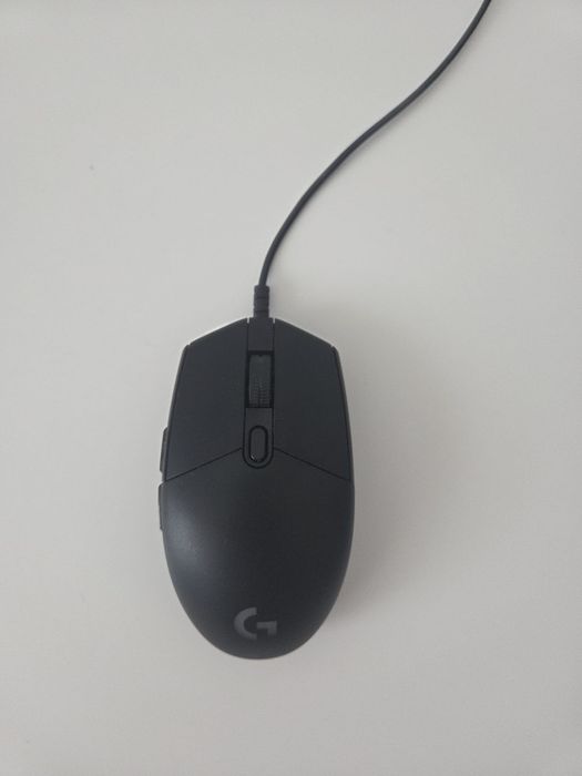 Laptop Gaming Lenovo Legion 5 16IRX9 și Mouse Gaming Logitech G203