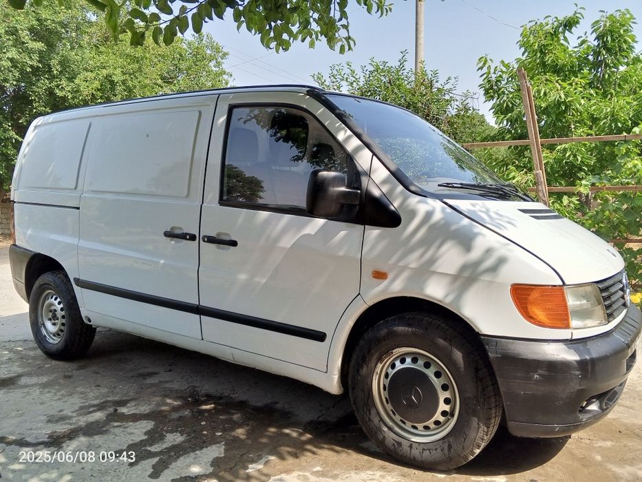 Мерседес Вито сотилади