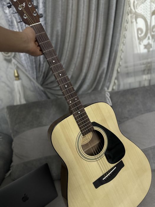 Гитара акустика Почти новый