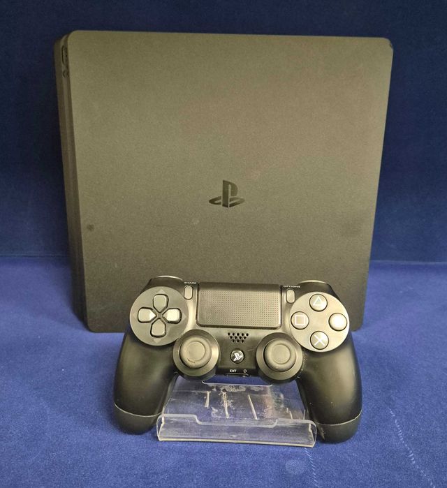 Consola PS4 Slim ( B33728.1 / Ag28 Doi Baieti )